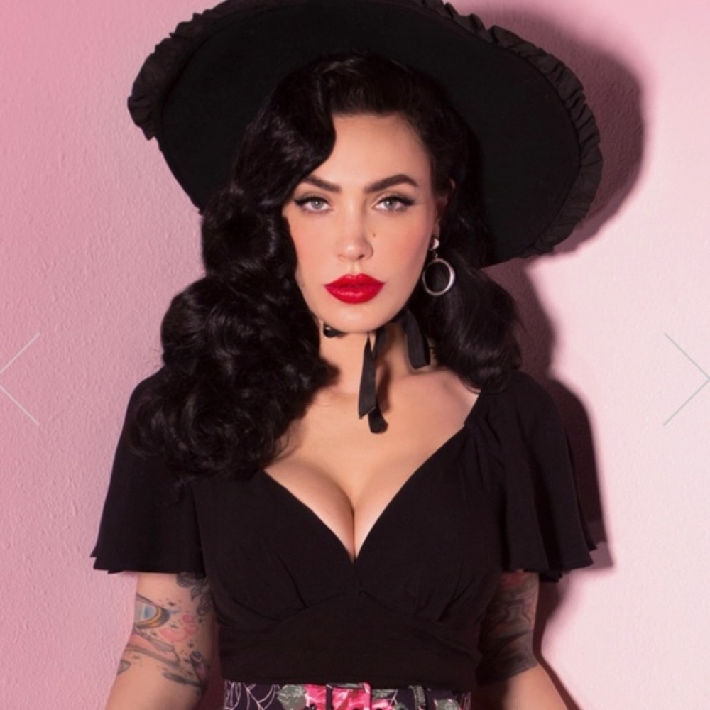 Babydoll crop top in black